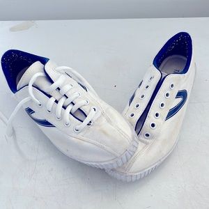 Tretorn Womens Sneakers Size 8 Used